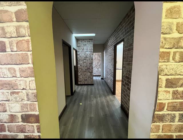 200M² OFFICE TO LET IN PARKLANDS
